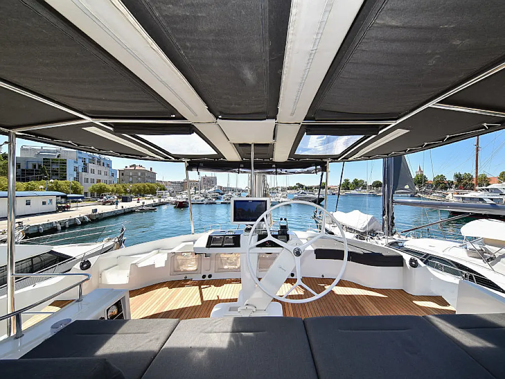 Lagoon 520 Flybridge - 