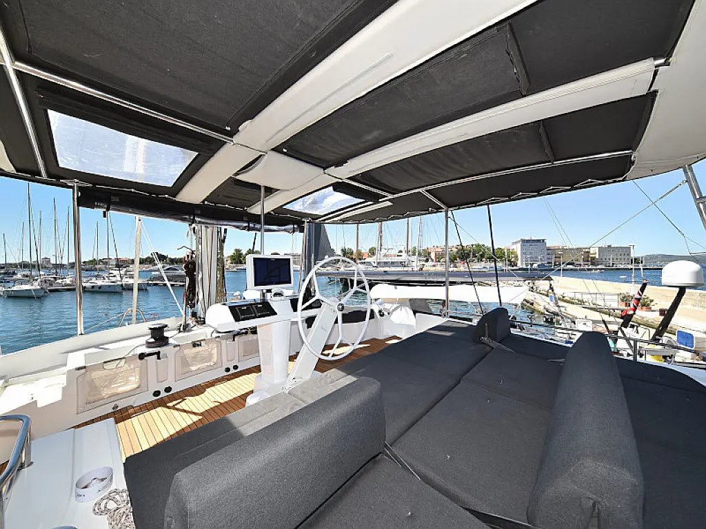 Lagoon 520 Flybridge - 