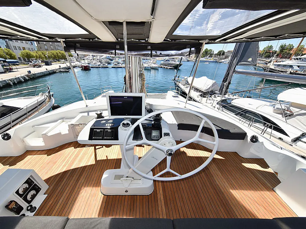 Lagoon 520 Flybridge - 