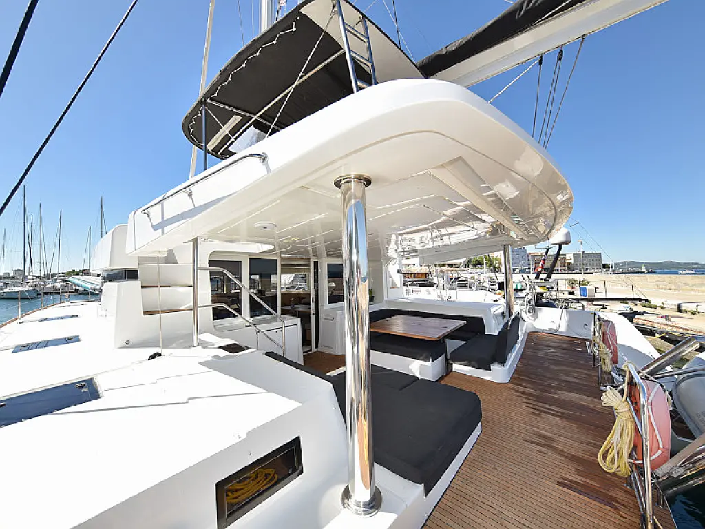 Lagoon 520 Flybridge - 