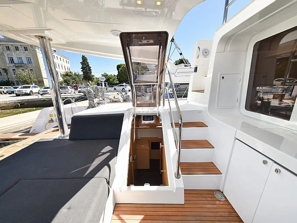 Lagoon 520 Flybridge - 