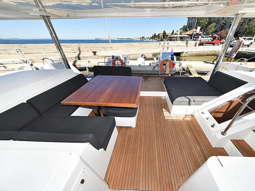Lagoon 520 Flybridge - 