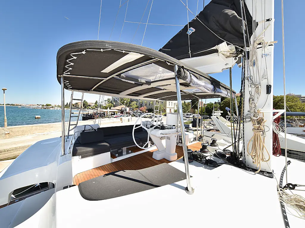 Lagoon 520 Flybridge - 