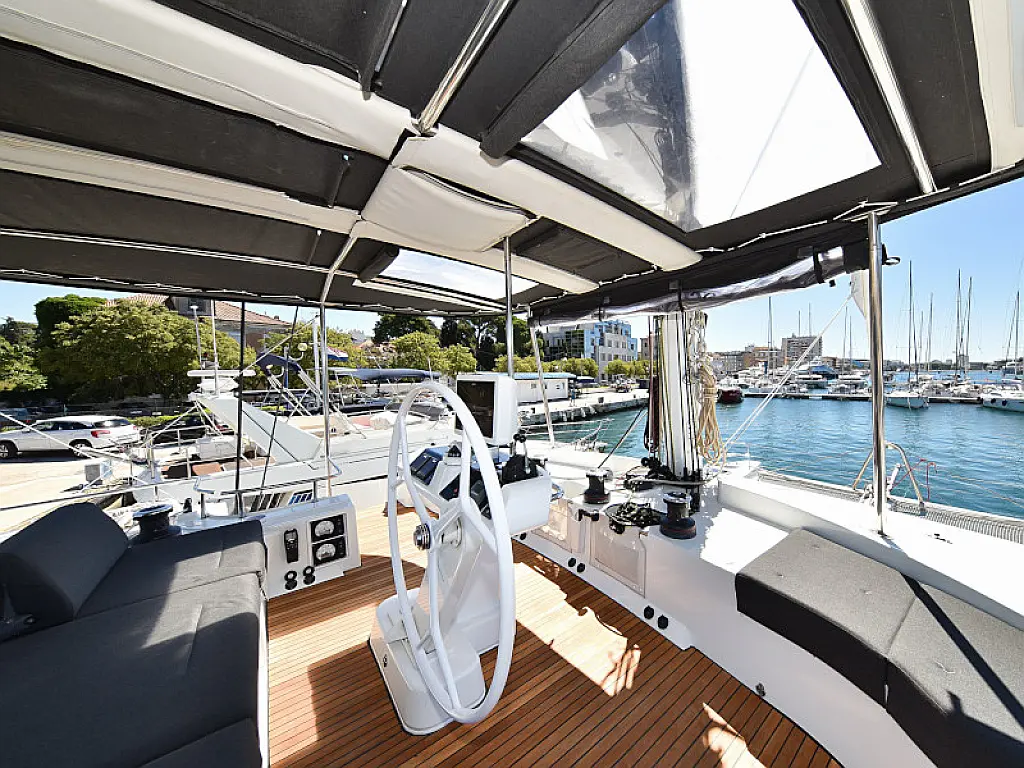 Lagoon 520 Flybridge - 