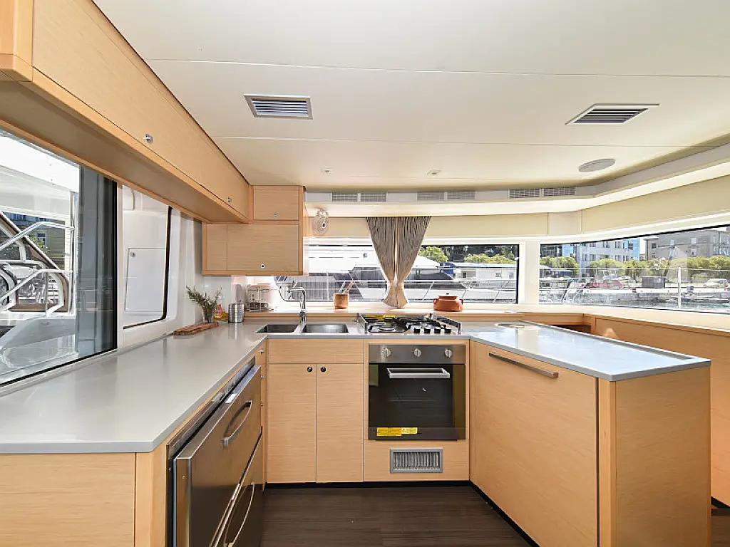 Lagoon 520 Flybridge - 