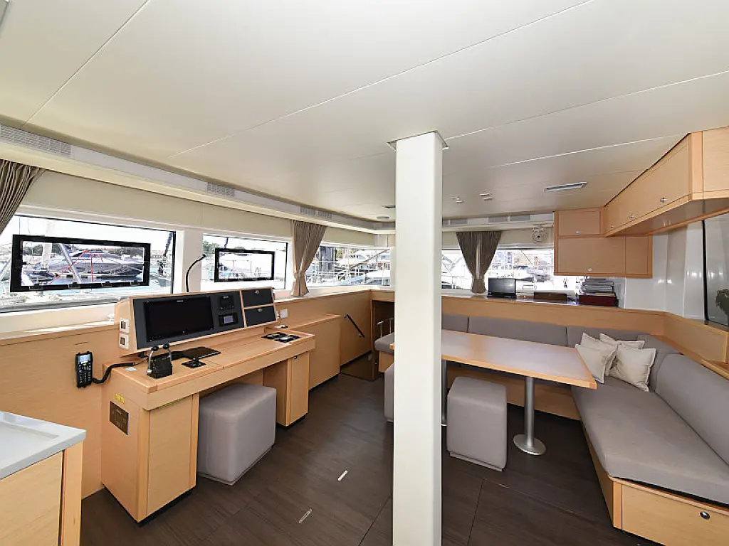 Lagoon 520 Flybridge - 
