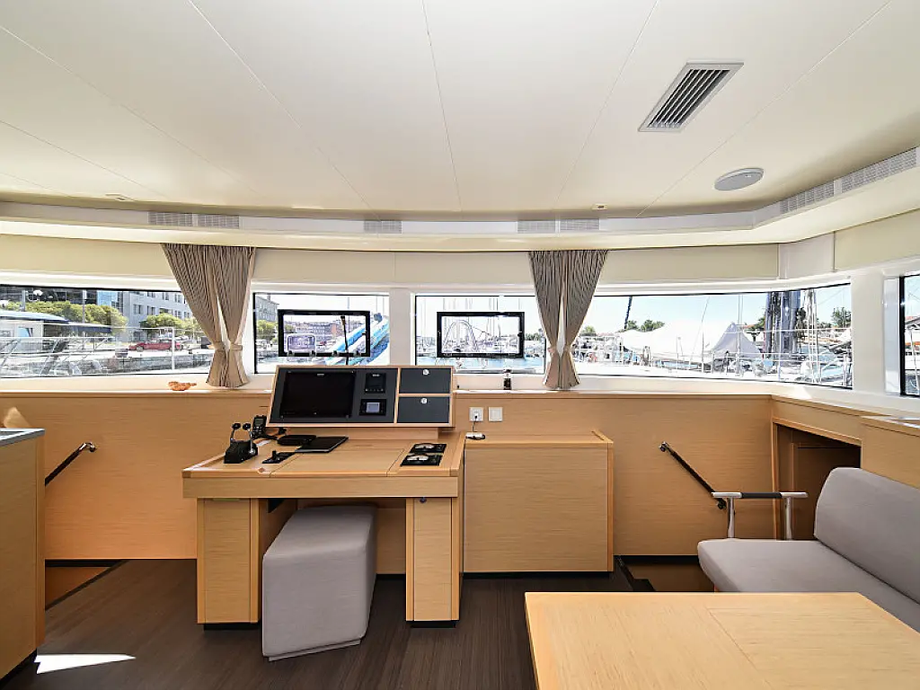 Lagoon 520 Flybridge - 