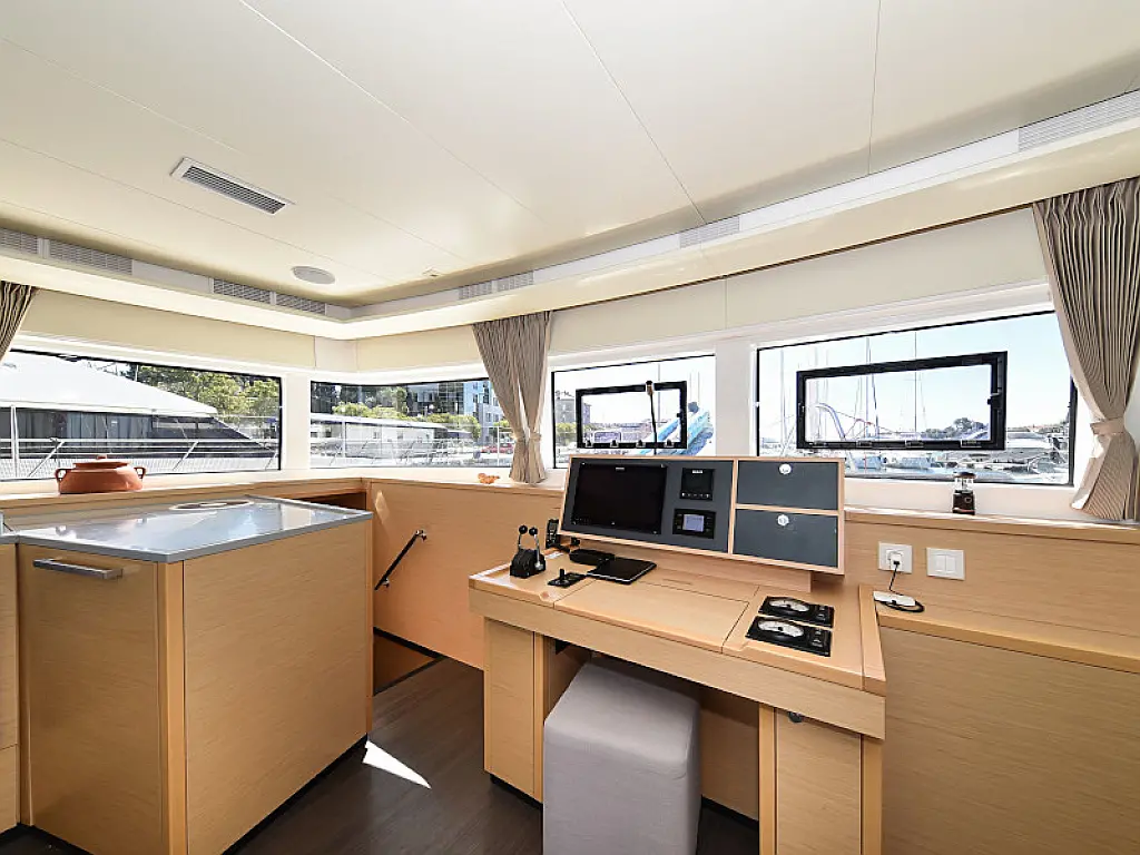 Lagoon 520 Flybridge - 