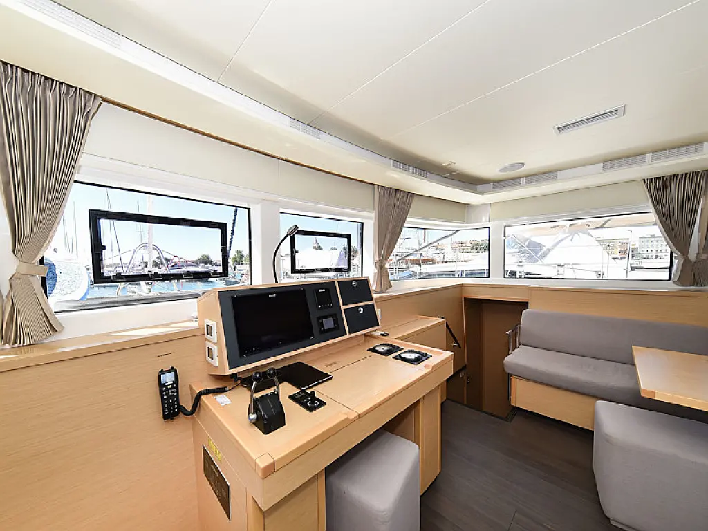 Lagoon 520 Flybridge - 