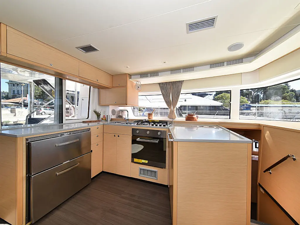Lagoon 520 Flybridge - 