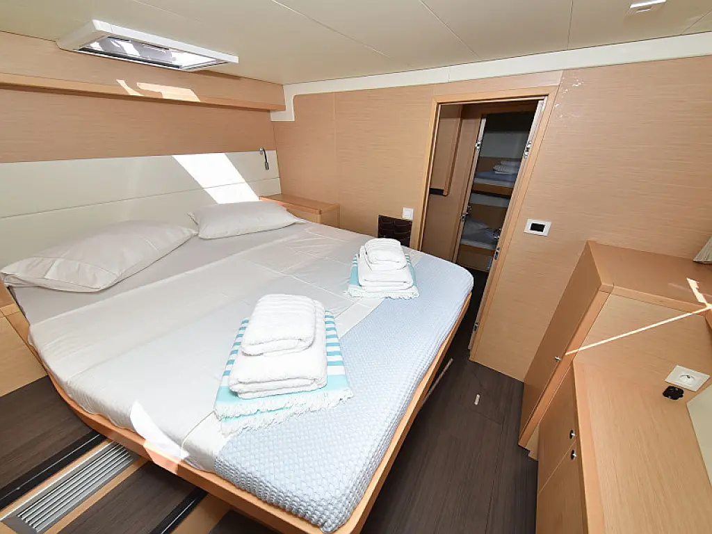 Lagoon 520 Flybridge - 